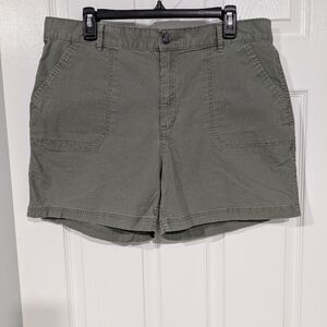 Eddie Bauer Medium Green Sage Ripstop Casual Shorts in Size 14